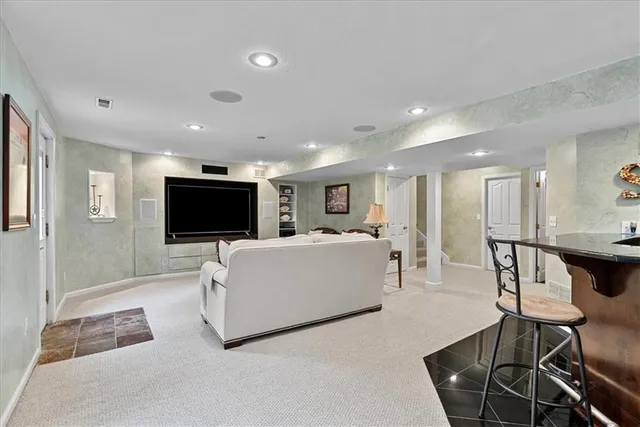 $550,000 | 6714 West 148th Terrace, Overland Park, KS 66223