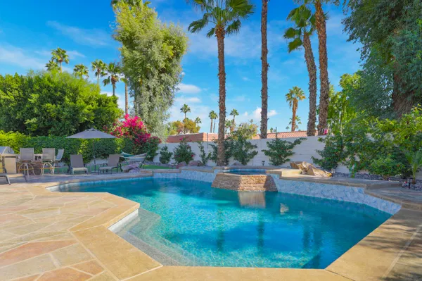 $1,097,000 | 54 Sutton Place East, Palm Desert, CA 92211