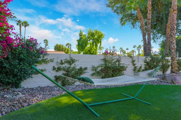 $1,097,000 | 54 Sutton Place East, Palm Desert, CA 92211