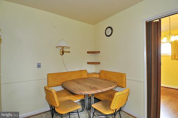 928 Vanderwood Road Catonsville, MD 21228 - Photo 15 of 17 Kitchen