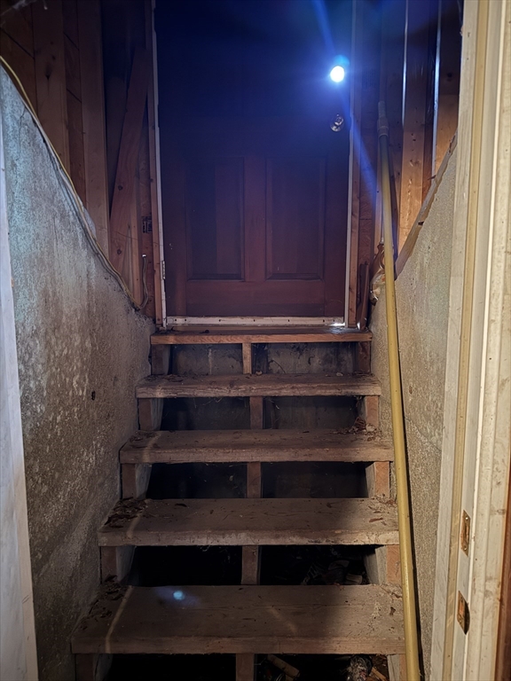 6 Anthony Road Tewksbury, MA 01876 - Photo 31 of 31 a view of entryway