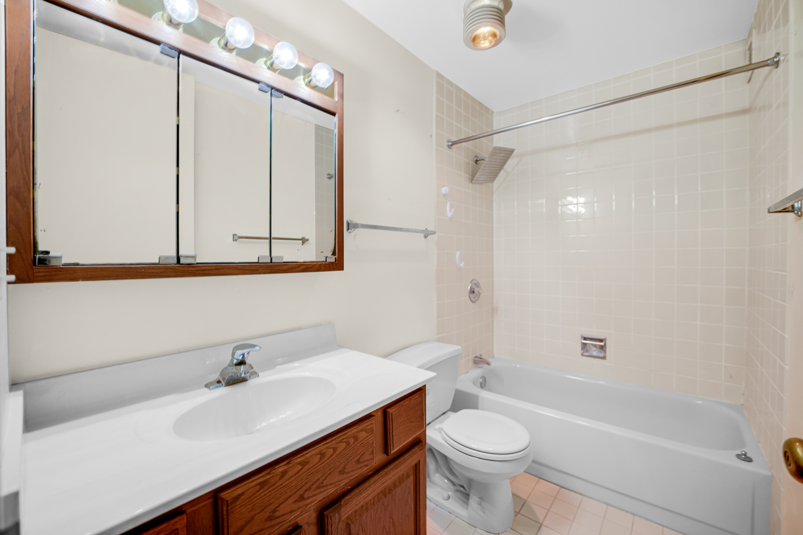 2605 South Indiana Avenue, Unit 402 Chicago, IL 60616 - Photo 16 of 23