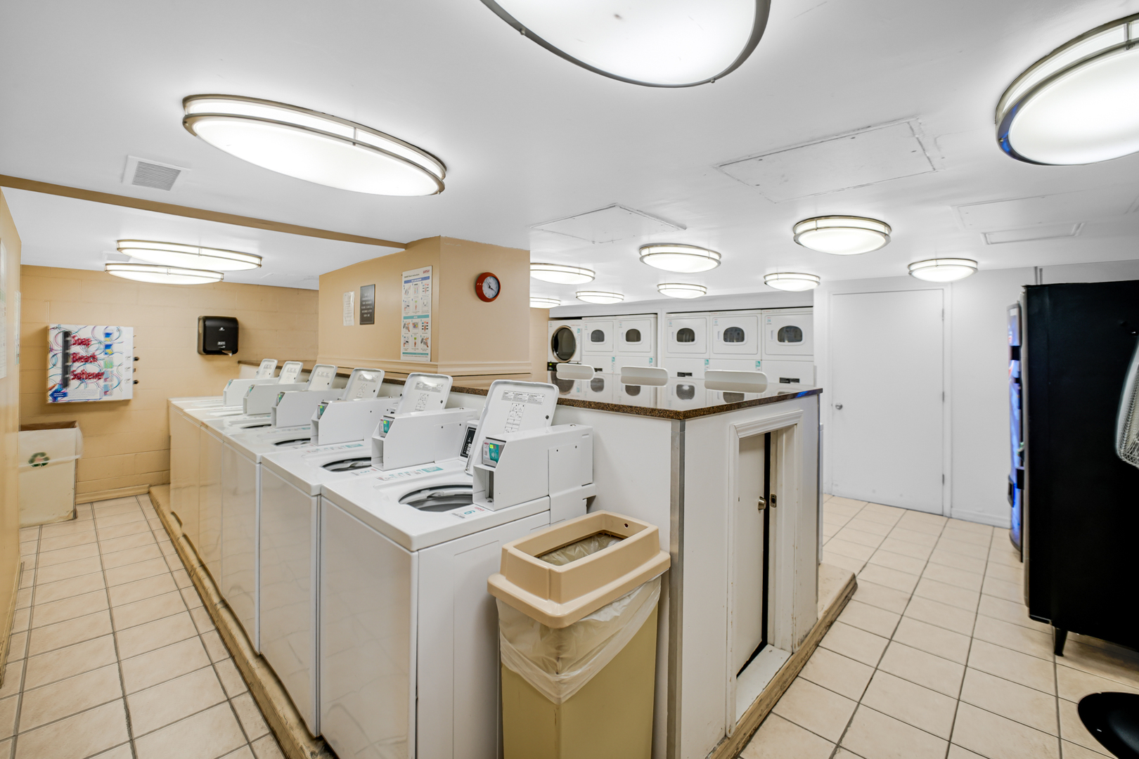 2605 South Indiana Avenue, Unit 402 Chicago, IL 60616 - Photo 20 of 23