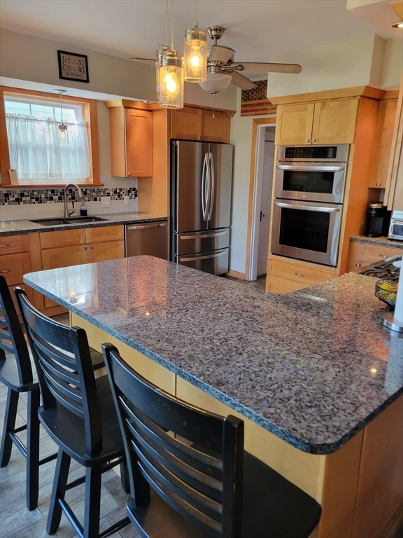 17 Maypole Road Quincy, MA 02169 - Photo 4 of 26 Gallery Image 4