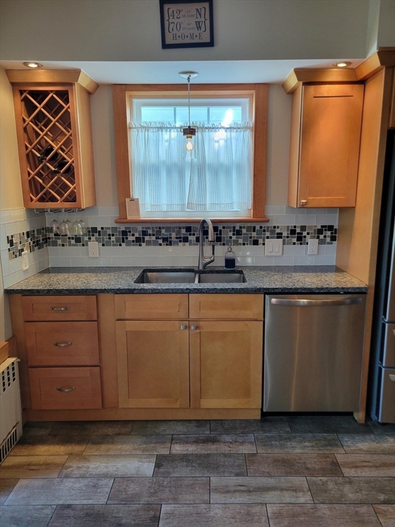 17 Maypole Road Quincy, MA 02169 - Photo 5 of 26 Gallery Image 5