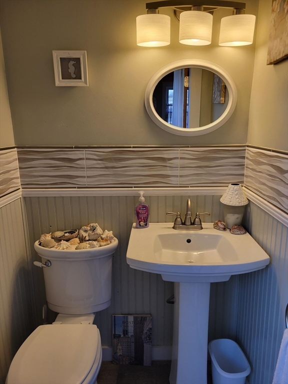 17 Maypole Road Quincy, MA 02169 - Photo 8 of 26 Gallery Image 8