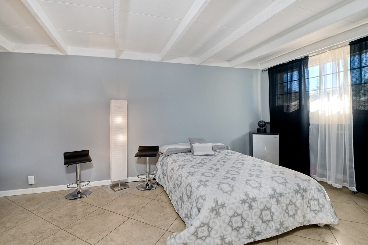 528 Raintree Drive Vista, CA 92084 - Photo 17 of 25 Gallery Image 17