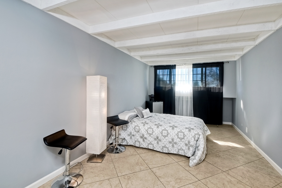 528 Raintree Drive Vista, CA 92084 - Photo 18 of 25 Gallery Image 18