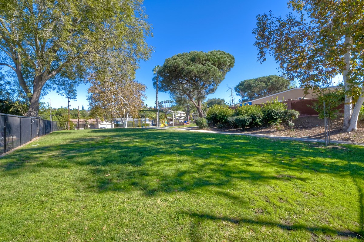 528 Raintree Drive Vista, CA 92084 - Photo 25 of 25 Gallery Image 25