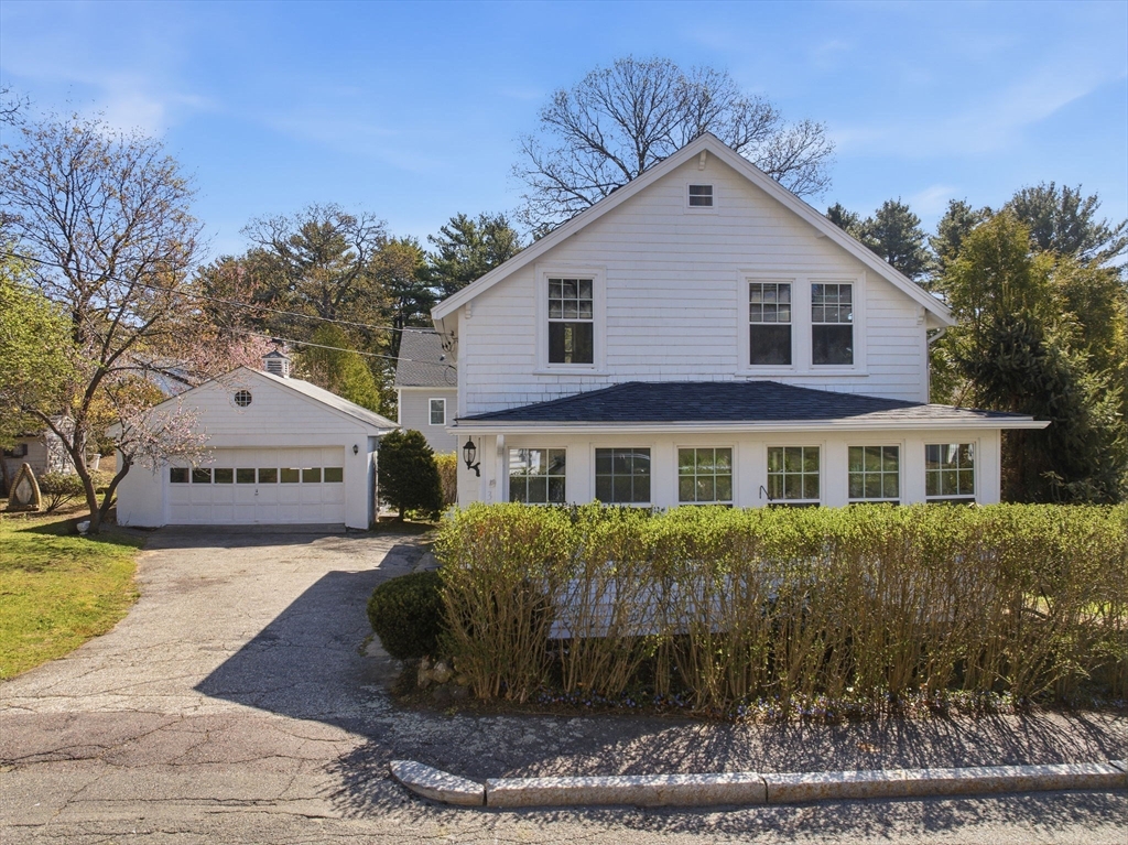 34 Woodland Road Wakefield, MA 01880 - Photo 1 of 30 Gallery Image 1
