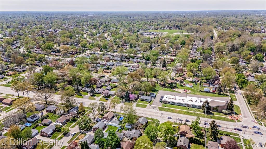 9371 Merriman Road Livonia, MI 48150 - Photo 12 of 43 Gallery Image 12