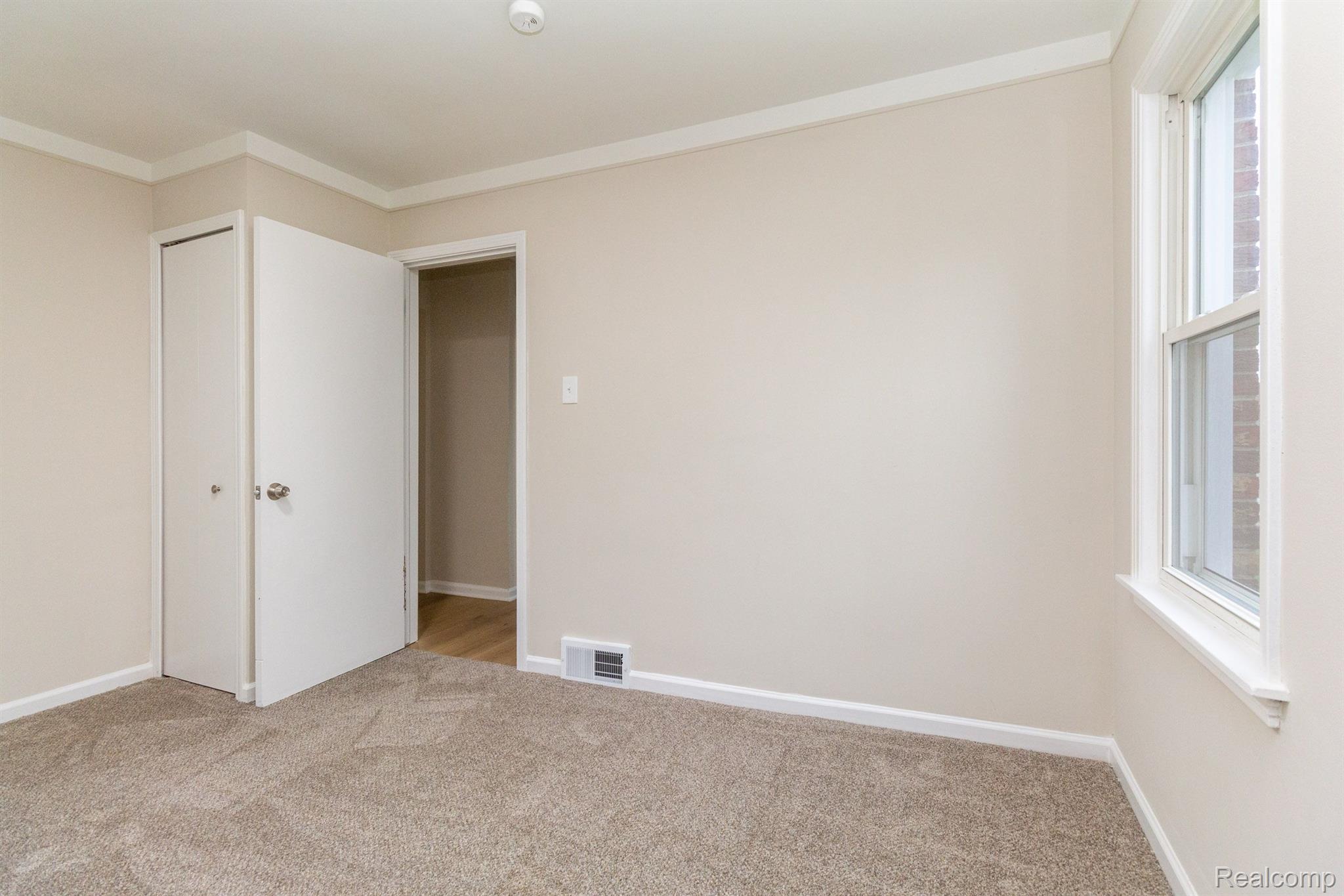 8128 Racine Road Warren, MI 48093 - Photo 14 of 22 Gallery Image 14