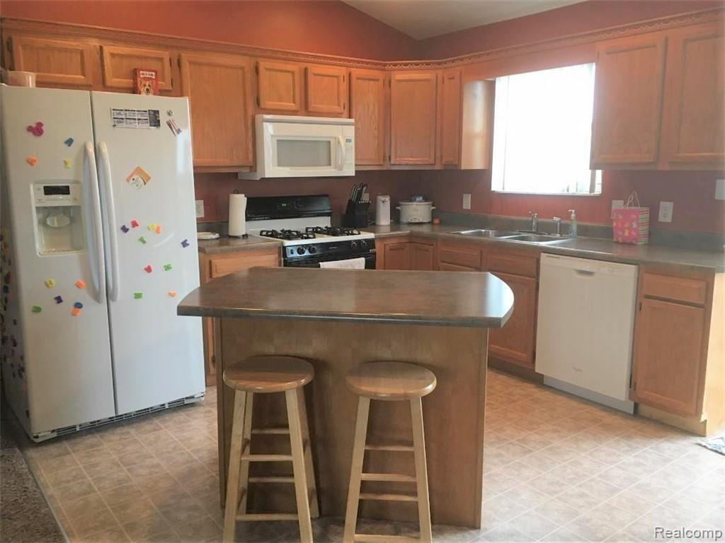 7244 Vincent Road Jeddo, MI 48032 - Photo 7 of 23