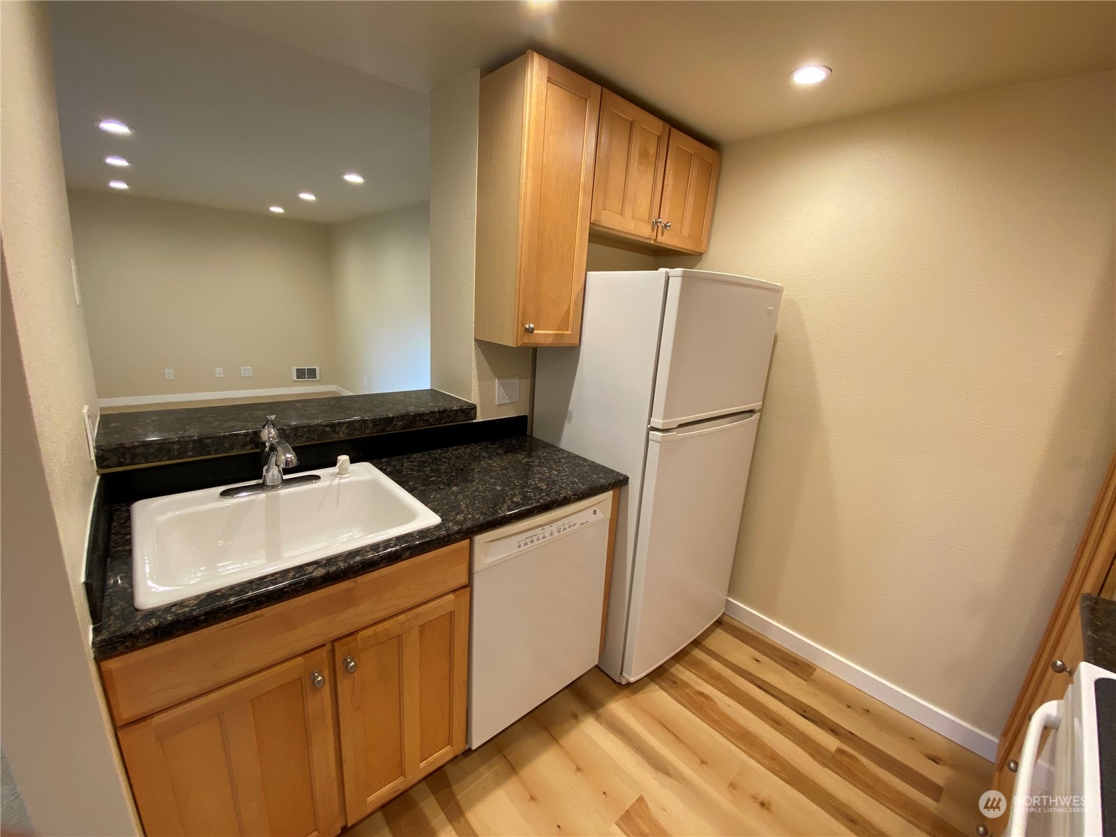 7219 224th Street Southwest, Unit K4 Edmonds, WA 98026 - Photo 11 of 19 Gallery Image 11