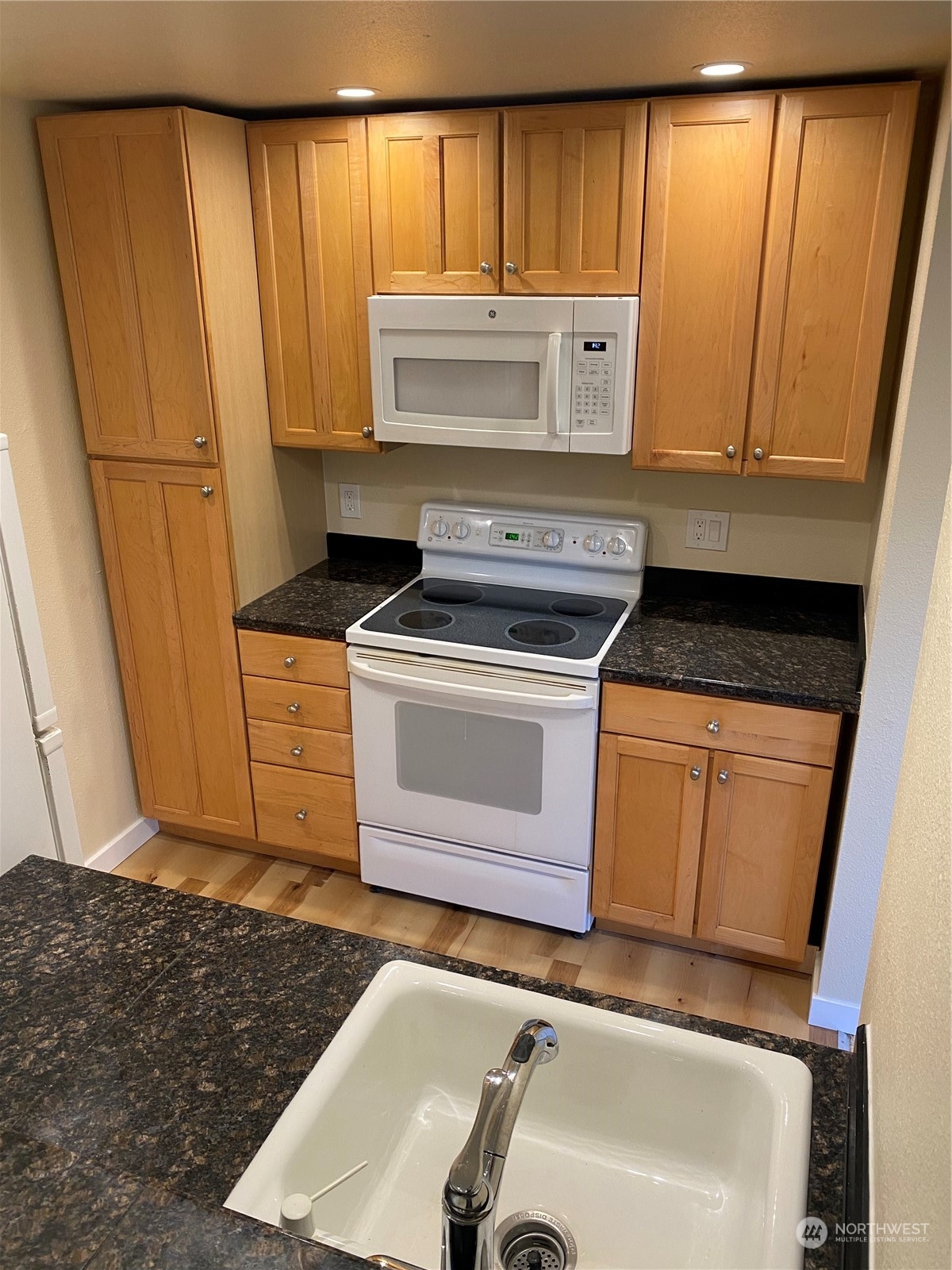 7219 224th Street Southwest, Unit K4 Edmonds, WA 98026 - Photo 10 of 19 Gallery Image 10