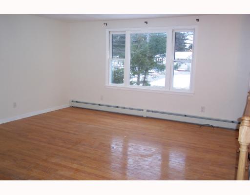 450 Gardiner Road Richmond, RI 02892 - Photo 9 of 10 Living Room.