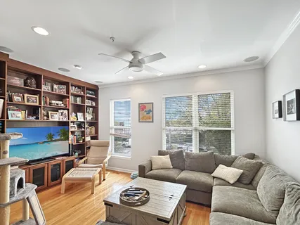 $4,200 | 517 South Boulevard, Evanston, IL 60202