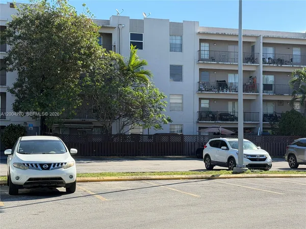 $229,900 | 5755 West 20th Avenue, Unit 308, Hialeah, FL 33012