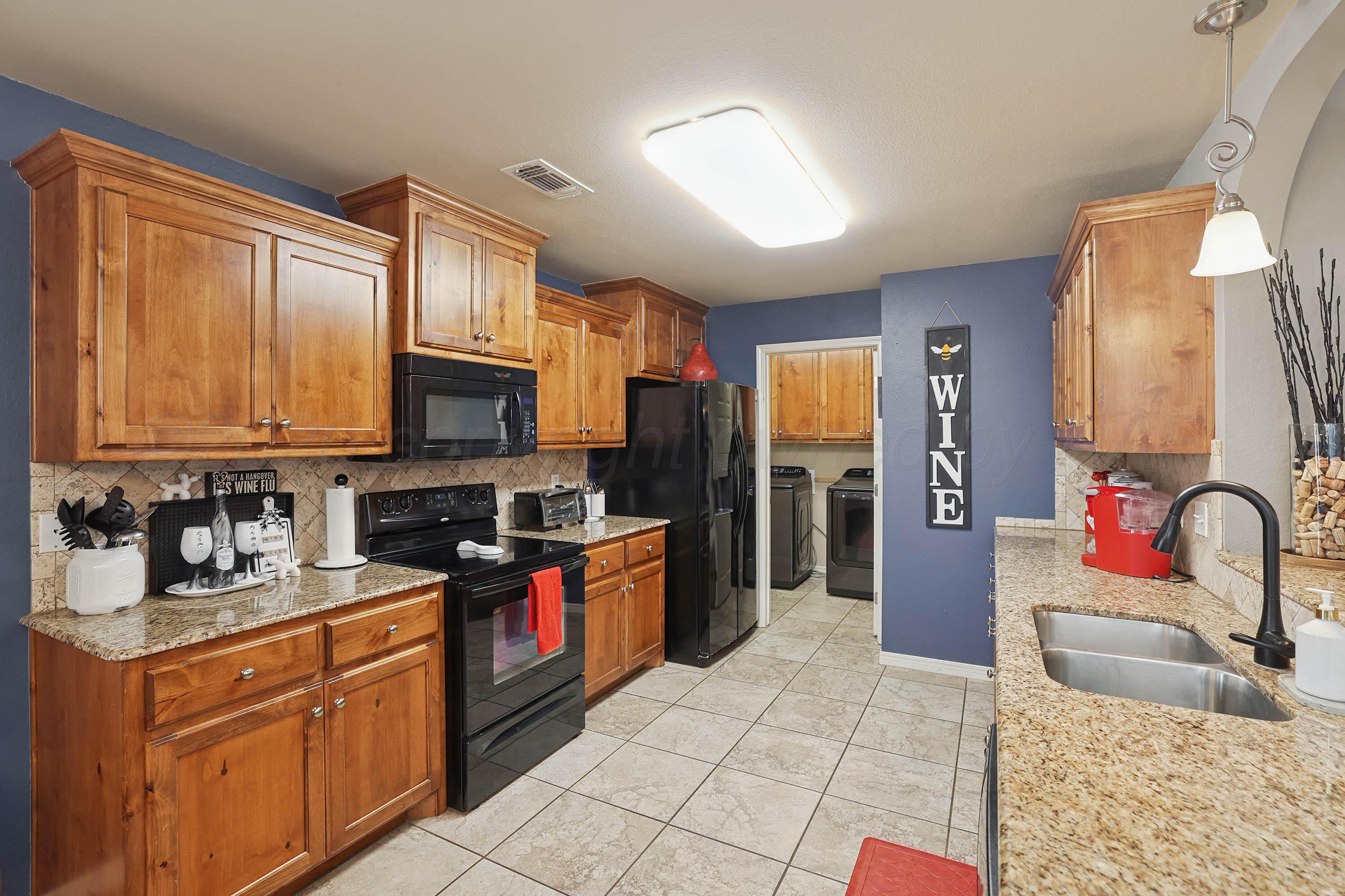 7110 Apollo Trail Amarillo, TX 79118 - Photo 10 of 27 11-Kitchen
