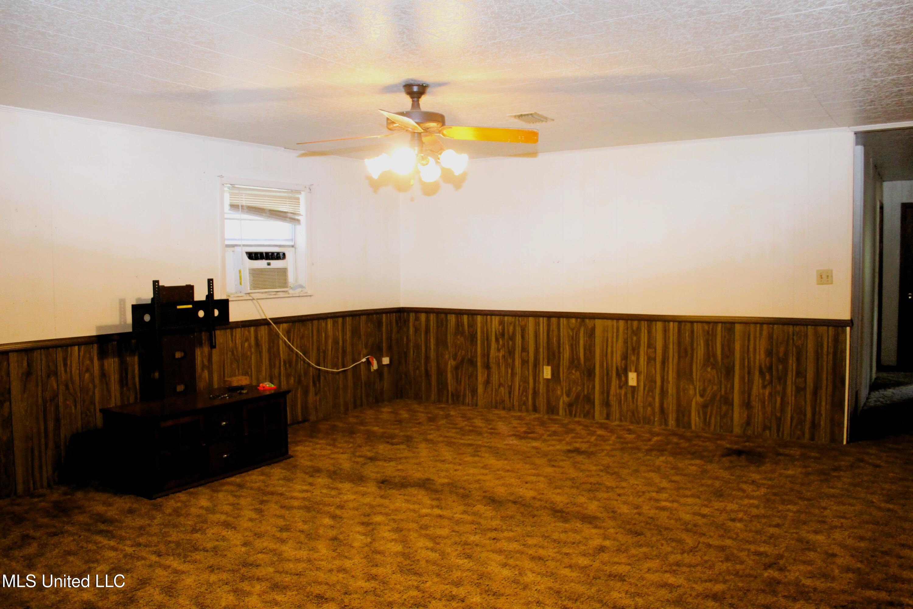 105 Pecan Drive Lucedale, MS 39452 - Photo 7 of 24 IMG_9900