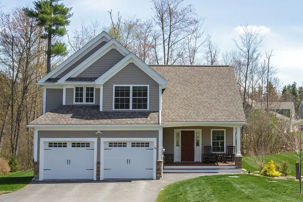 $735,000 | 29 Churchill Drive, Hooksett, NH 03106