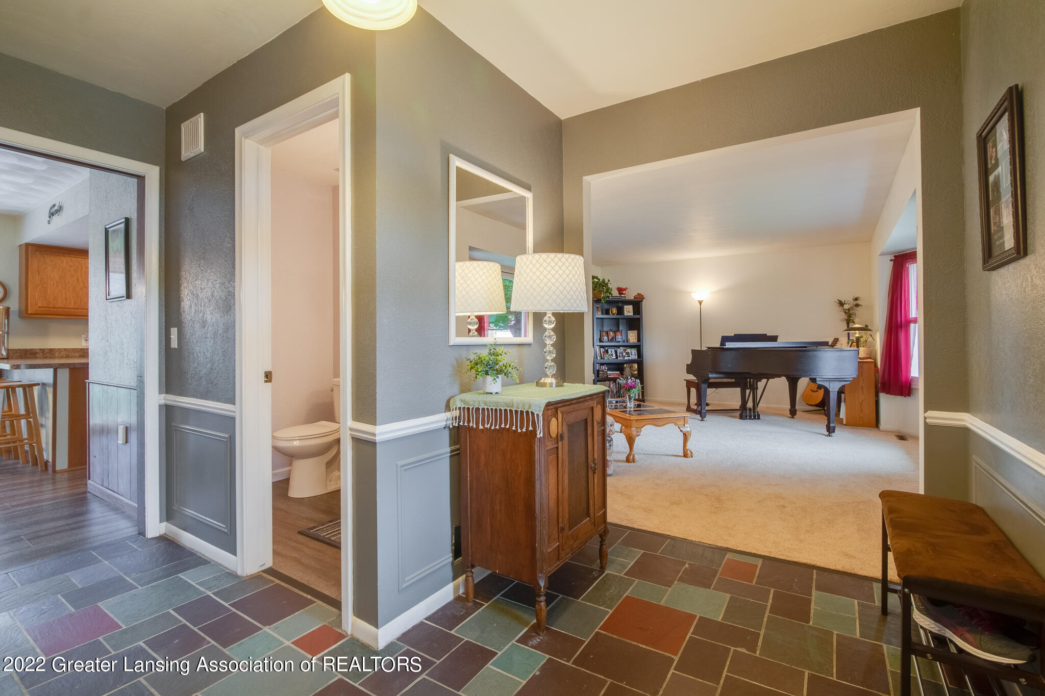 3512 Colchester Road Lansing, MI 48906 - Photo 22 of 62 3512_Colchester_BROCK-36