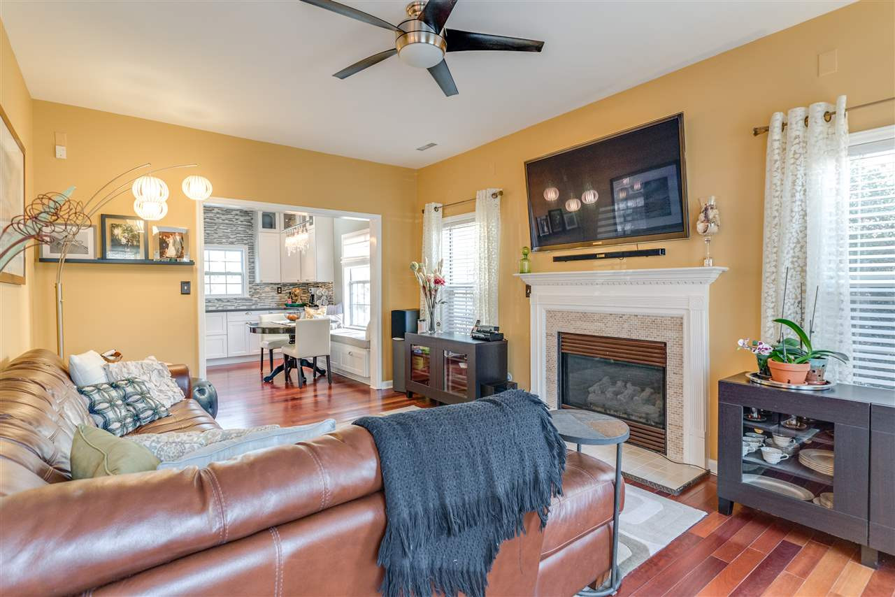 9433 Tweeds Mill Road Raleigh, NC 27617 - Photo 5 of 25 Living Room
