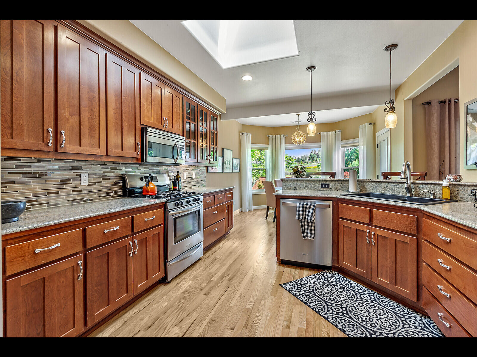 1275 Poppy Ridge Drive Eagle Point, OR 97524 - Photo 6 of 51 30_PR_30_mls