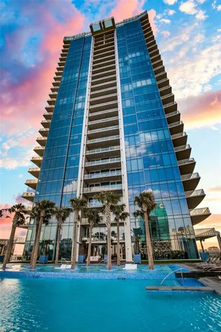 $1,325,000 | 3130 North Harwood Street, Unit 804, Dallas, TX 75201