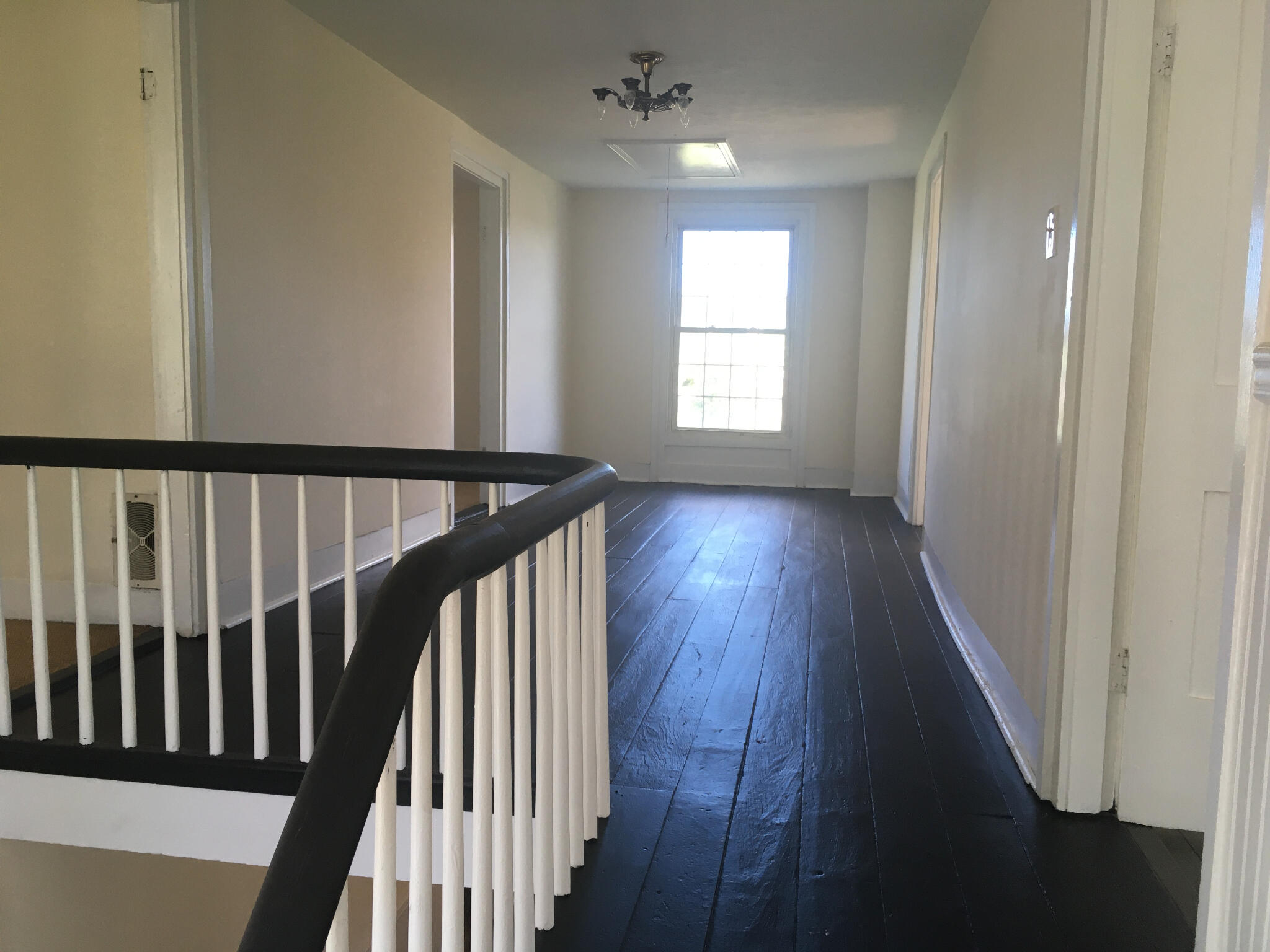626 Maple Street Glade Spring, VA 24340 - Photo 8 of 18 07