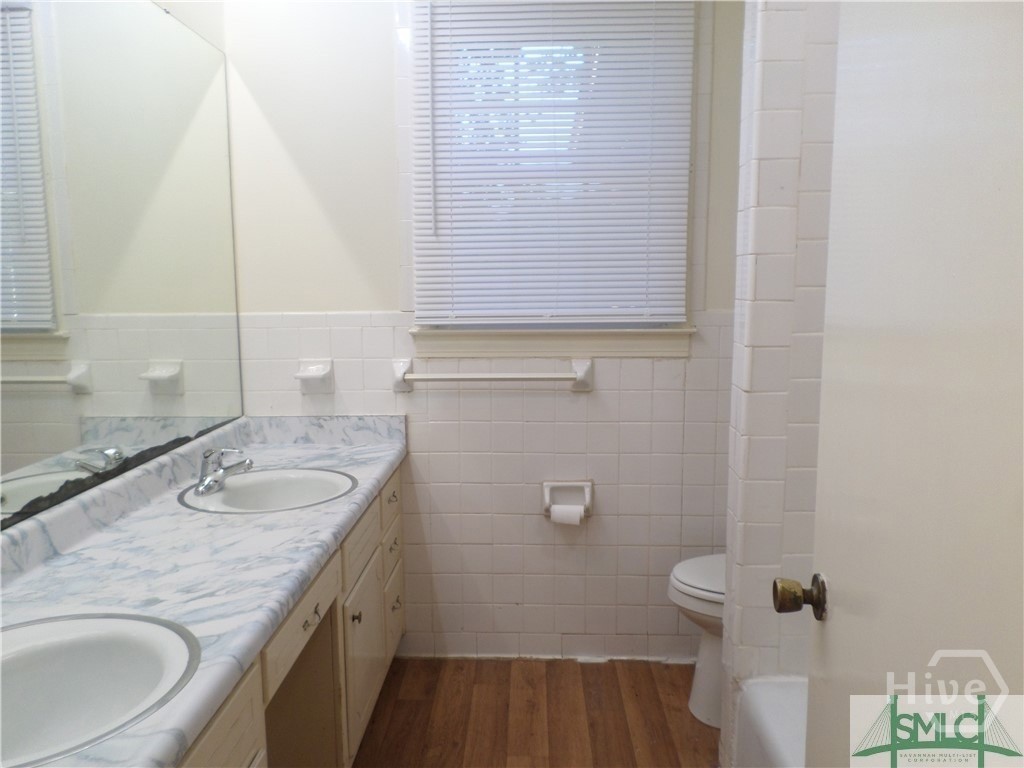141 Rommel Avenue Savannah, GA 31408 - Photo 7 of 16 Master bath double sinks