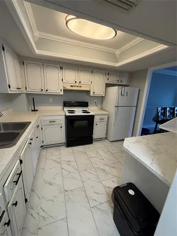 $145,000 | 3951 Lake Bayshore Drive, Unit F408, Bradenton, FL 34205