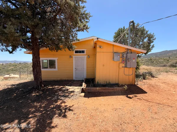 a front view of house with yard