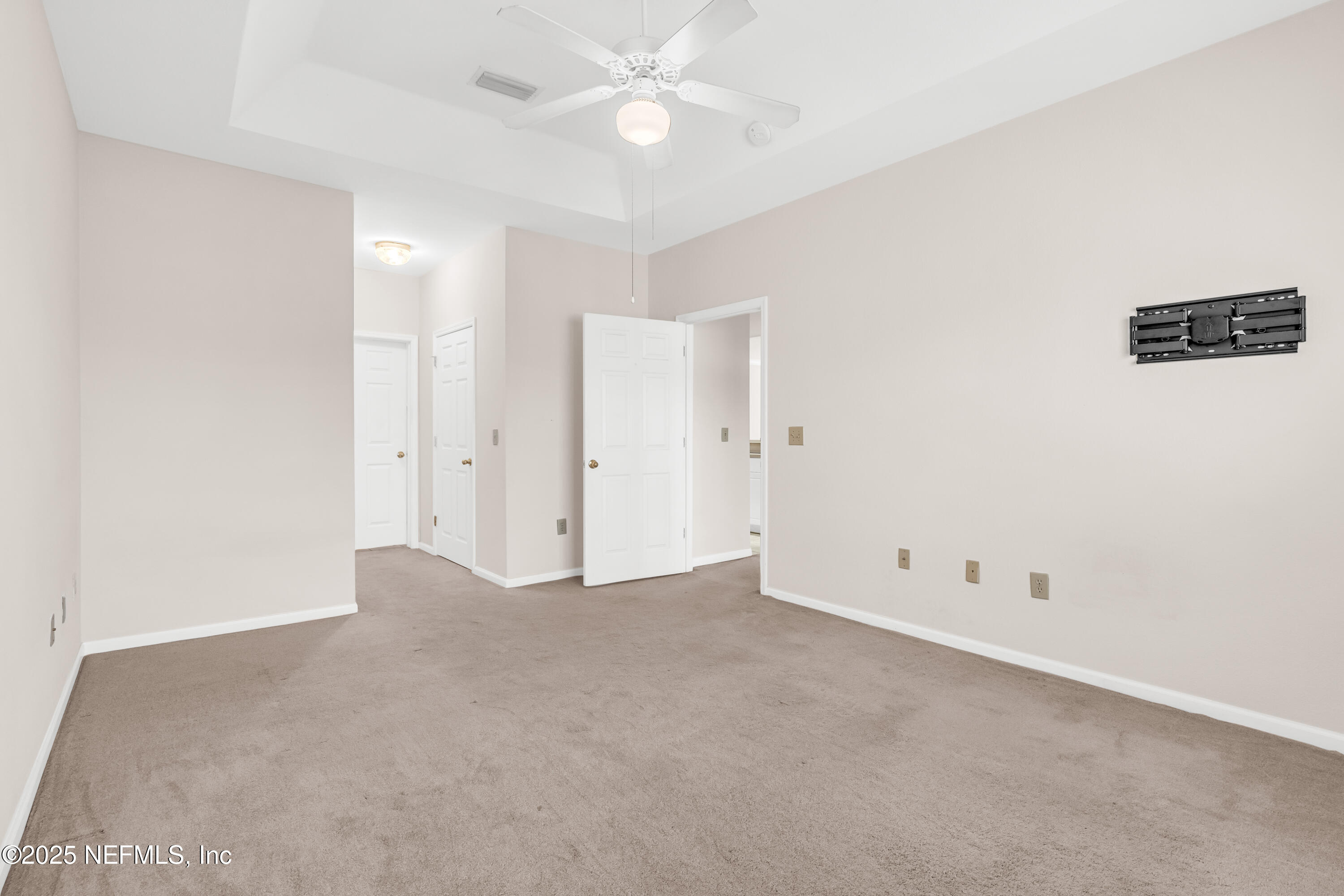 10901 Burnt Mill Road, Unit 307 Jacksonville, FL 32256 - Photo 16 of 28 master bed 2