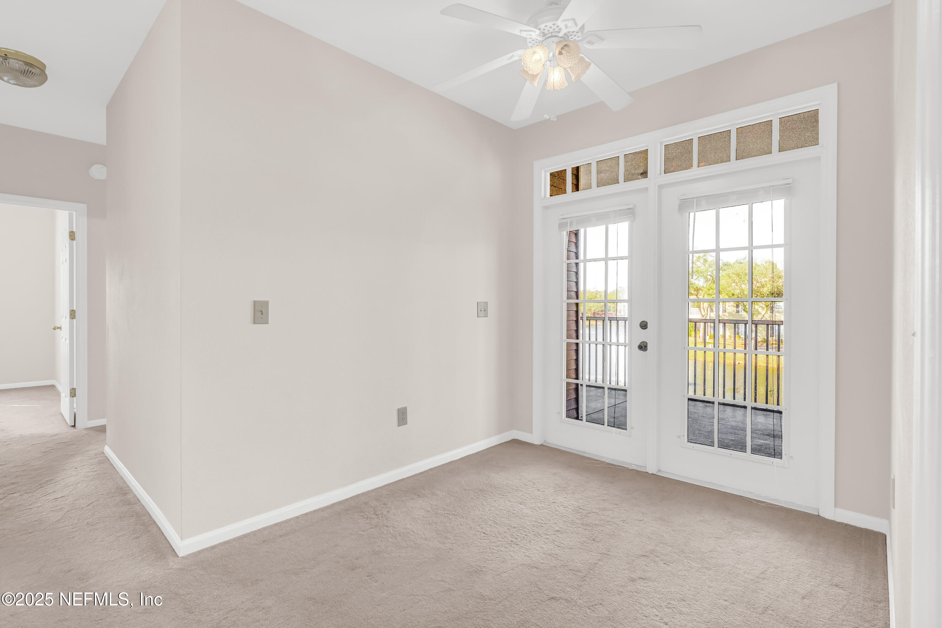 10901 Burnt Mill Road, Unit 307 Jacksonville, FL 32256 - Photo 4 of 28 Breakfast nook 2