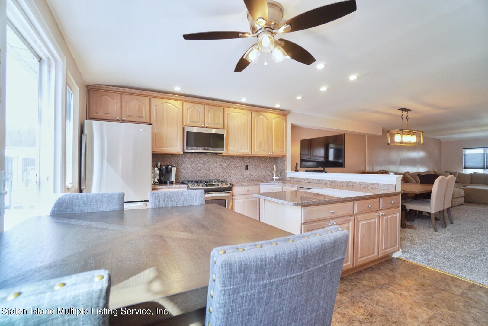 18 Pembrook Loop Staten Island, NY 10309 - Photo 8 of 40 Photo Mar 19, 11 38 36 AM