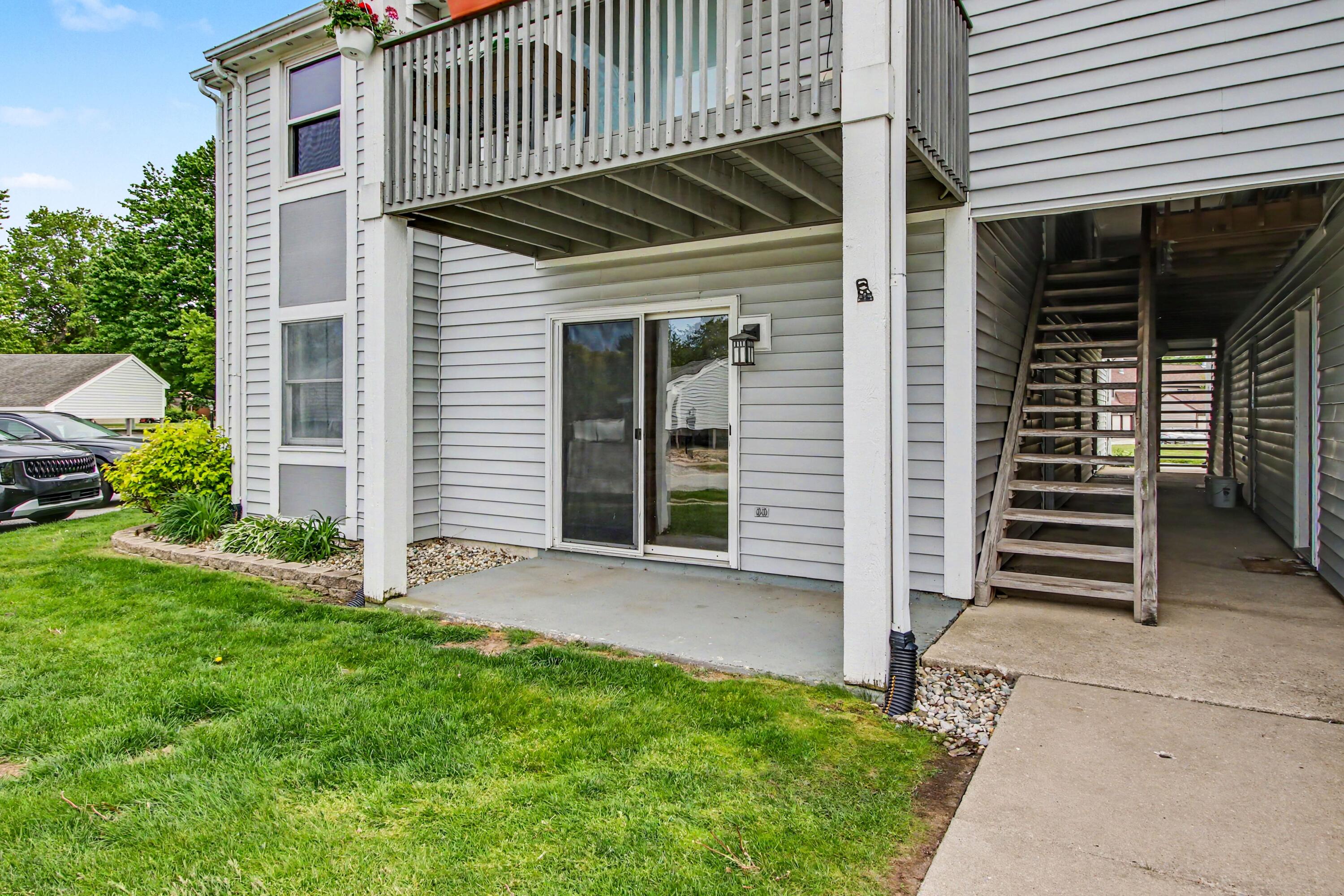 1086 Millpond Road North, Unit B Valparaiso, IN 46385 - Photo 15 of 16 3000x2000