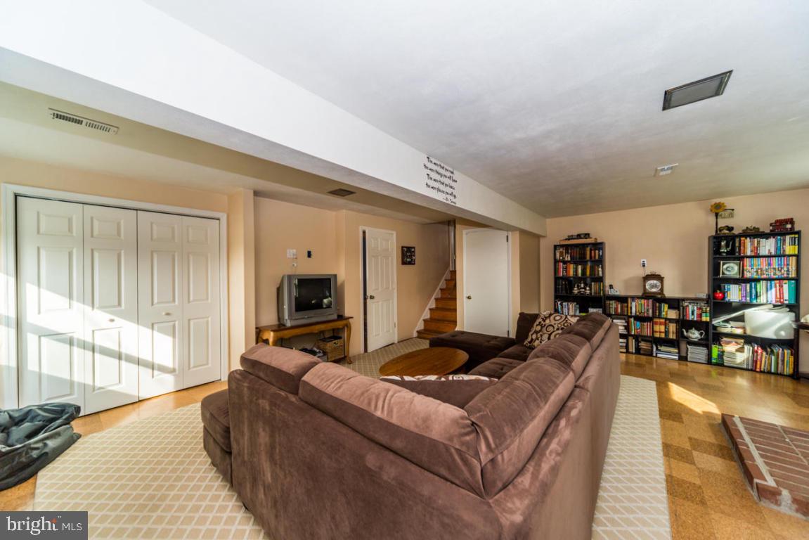 420 West 6th Street Lititz, PA 17543 - Photo 12 of 25 Gallery Image 12