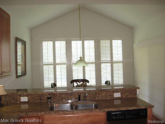 3700 Tremonte Circle, Unit 85 Rochester, MI 48306 - Photo 8 of 18 TREMONTE BRKFT NOOK.jpg