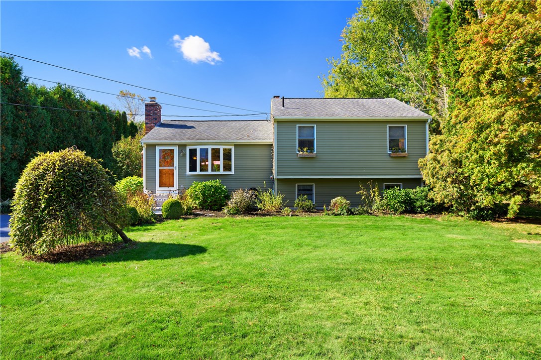 290 Town Farm Road Burrillville, RI 02859 - Photo 2 of 23