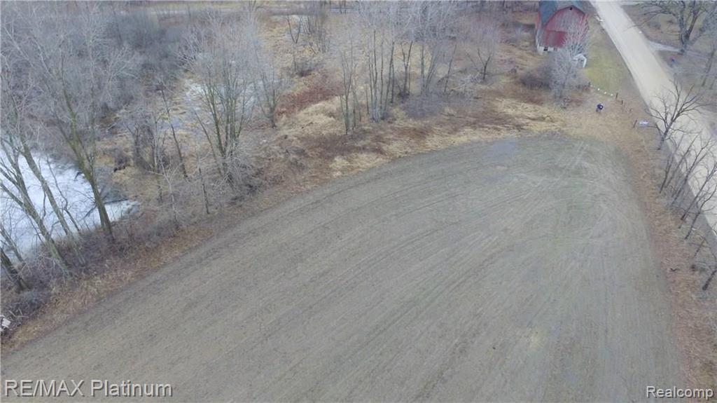 813 West Rose Center Road Holly, MI 48442 - Photo 5 of 10