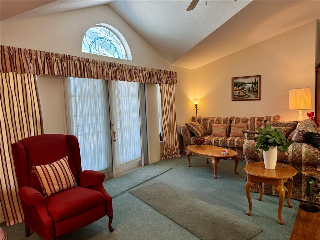 1545 East El Rodeo Road, Unit 167 Fort Mohave, AZ 86426 - Photo 12 of 59 Living Room