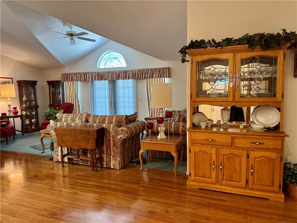 1545 East El Rodeo Road, Unit 167 Fort Mohave, AZ 86426 - Photo 13 of 59 Living Room