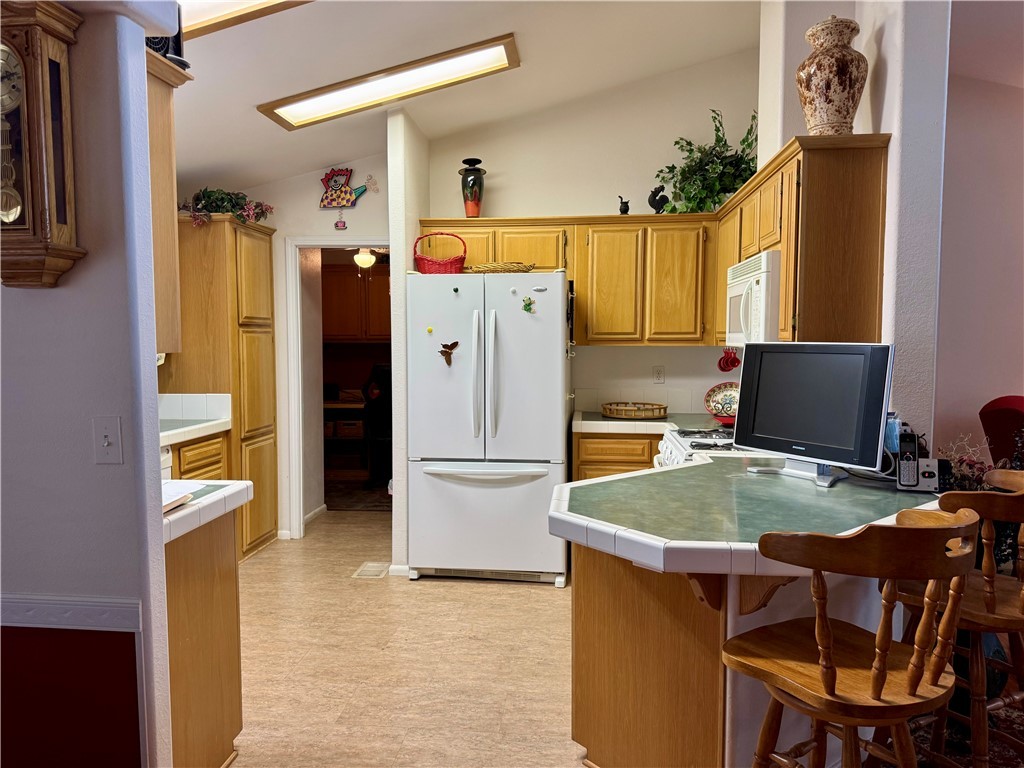 1545 East El Rodeo Road, Unit 167 Fort Mohave, AZ 86426 - Photo 16 of 59 Kitchen