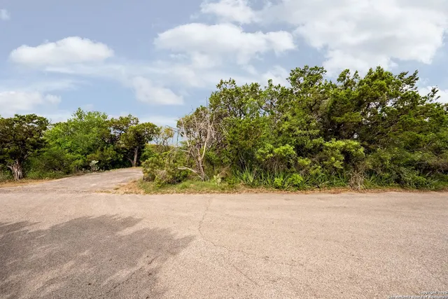 $150,000 | 19019 Lookout Mountain Trail, Grey Forest, TX 78023