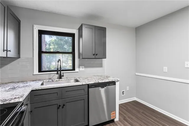 $265,999 | 1113 East Cedar Street, Olathe, KS 66061