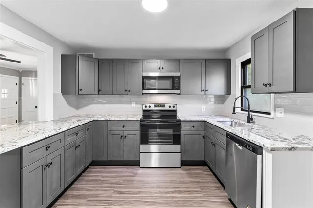 $265,999 | 1113 East Cedar Street, Olathe, KS 66061