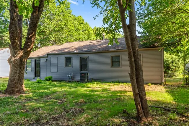 $265,999 | 1113 East Cedar Street, Olathe, KS 66061