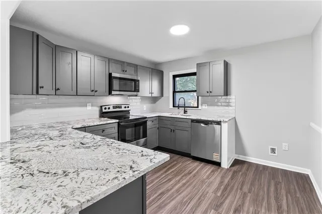 $265,999 | 1113 East Cedar Street, Olathe, KS 66061