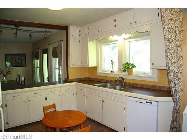 1421 Ritters Lake Road Greensboro, NC 27406 - Photo 5 of 16 Kitchen.